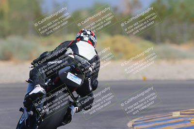 media/Sep-25-2023-Moto Forza (Mon) [[81ffa65e0a]]/B-C Group/Session 4 (Turn 2 Backside)/